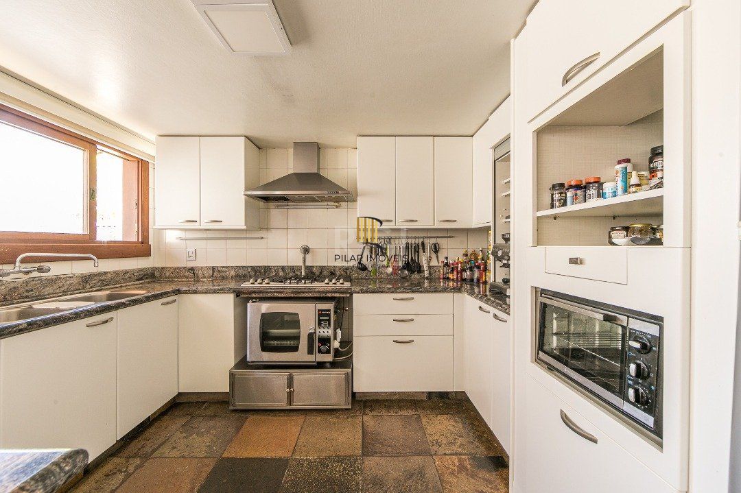 Casa para Venda - 370m², 5 dormitórios, sendo 2 suites, 7 vagas - Vila Assunção