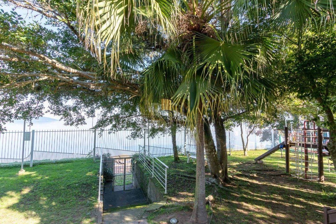Casa Condominio para Venda - 245.29m², 3 dormitórios, sendo 1 suites, 2 vagas - Pedra Redonda