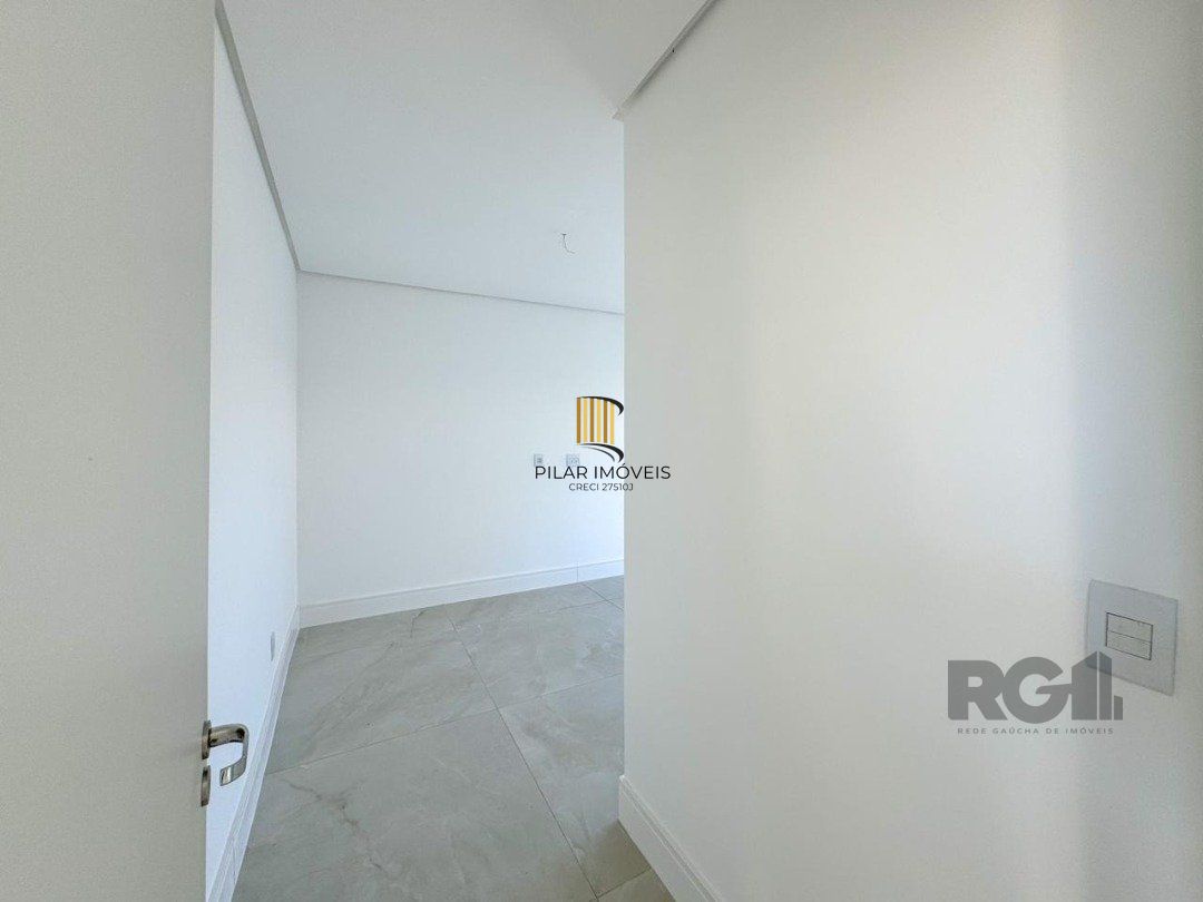 Casa Condominio para Venda - 300m², 4 dormitórios, sendo 4 suites, 2 vagas - Alphaville