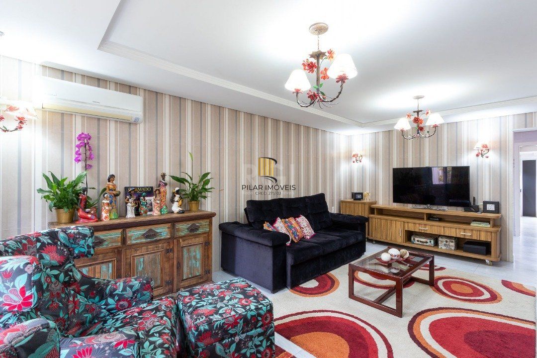 Casa para Venda - 342m², 3 dormitórios, sendo 2 suites, 2 vagas - Espírito Santo