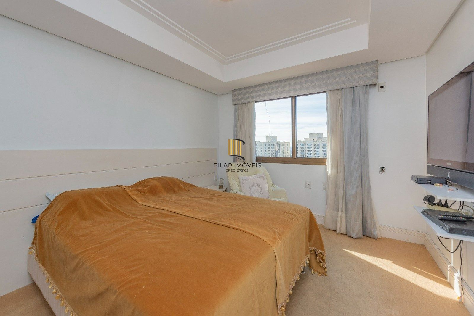 Clássica Cobertura, 600m2 privativos, 4 Dormitórios Sendo 3 Suítes!