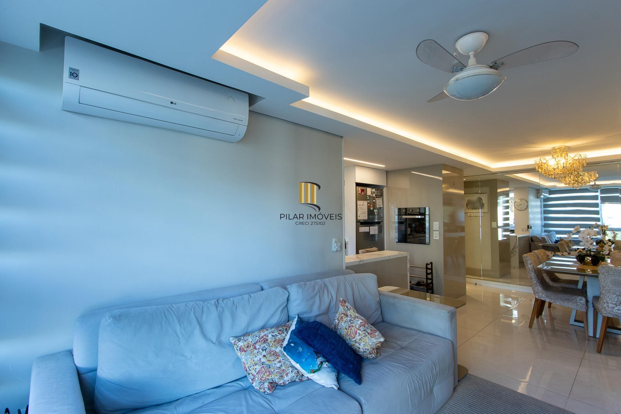Apartamento com 2 dormitórios no bairro Cavalhada