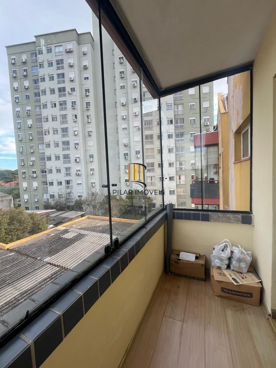 **Cobertura com 2 Quartos e Churrasqueira na Glória, Porto Alegre - Oportunidade Única!**