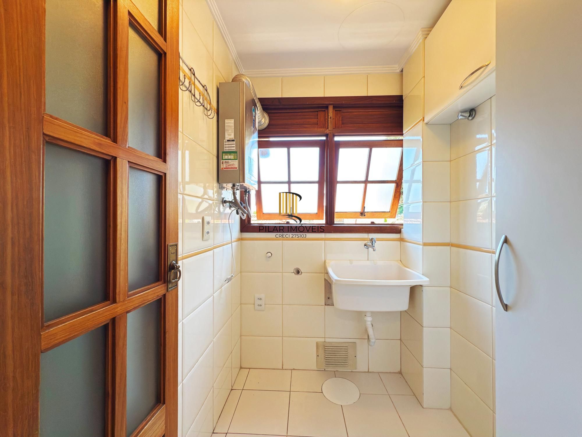 Apartamento desocupado, 2 quartos (1 suite), 2 vagas - Bairro Tristeza