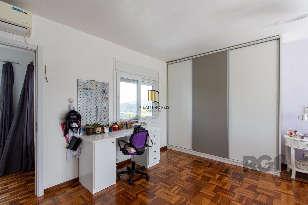 Casa de Condomínio 4 dormitórios no bairro Vila Nova
