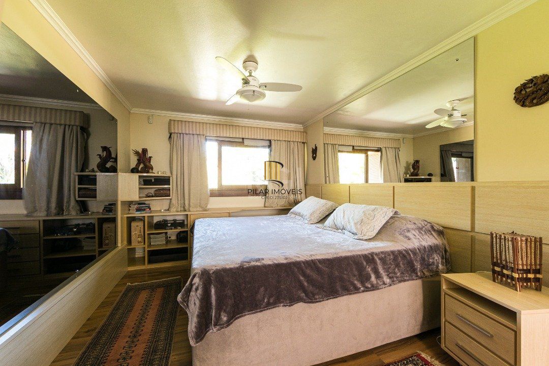 Casa para Venda - 370m², 5 dormitórios, sendo 2 suites, 7 vagas - Vila Assunção