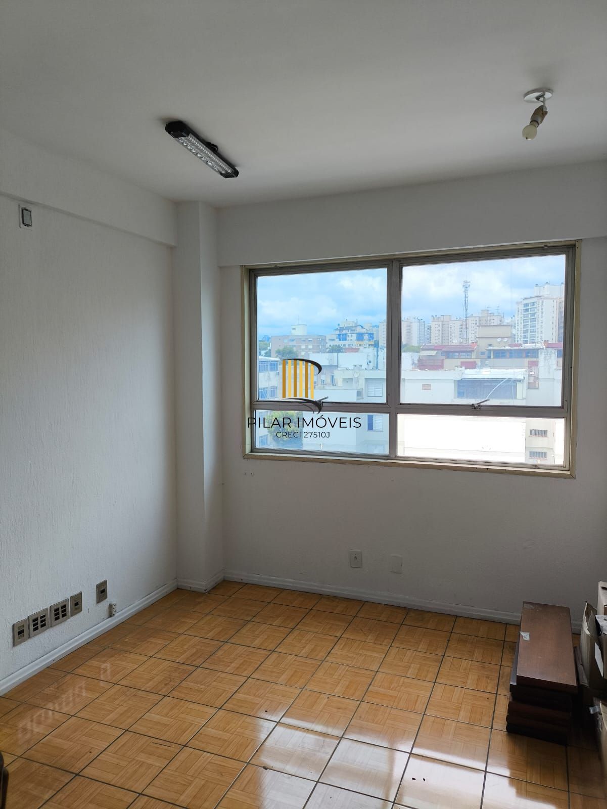 Sala Comercial 1 dormitório no bairro Passo da Areia - Pilar Imóveis