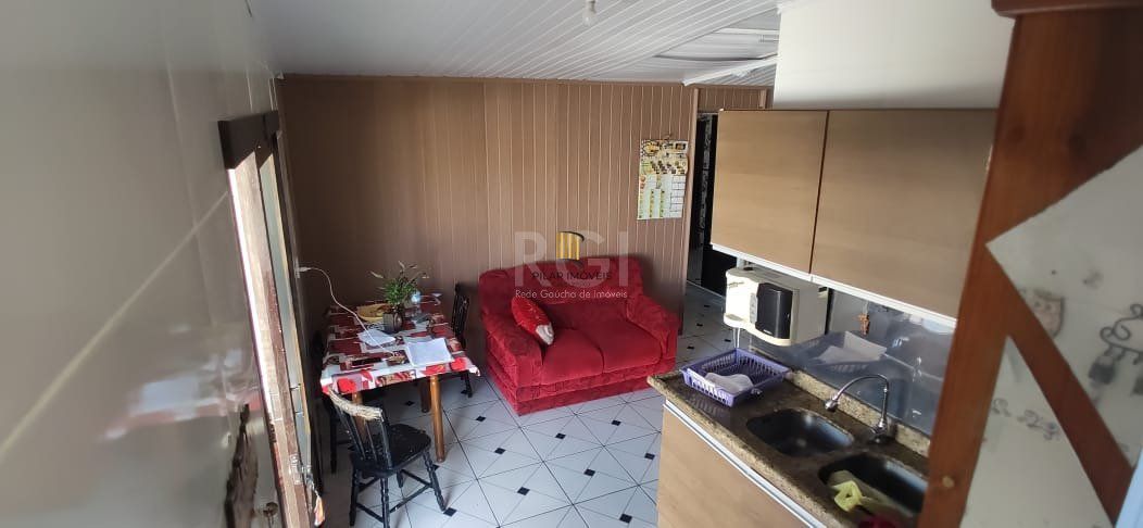 Casa para Venda com 2 dormitórios e 2 vagas no bairro Hípica