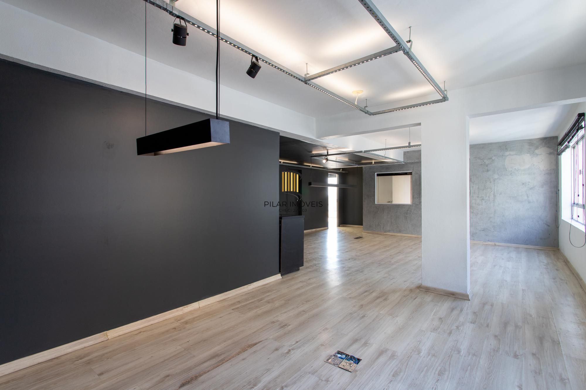 Andar inteiro de 214 m²