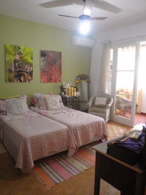 Casa para Venda - 330m², 4 dormitórios, Menino Deus