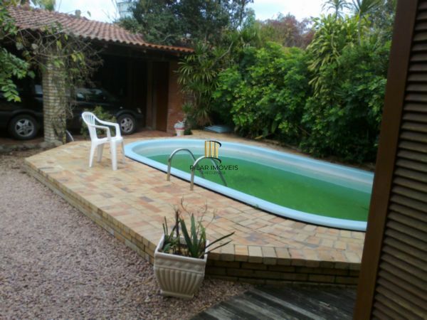 Casa para Venda - 350m², 3 dormitórios, sendo 1 suites, 6 vagas - Tristeza