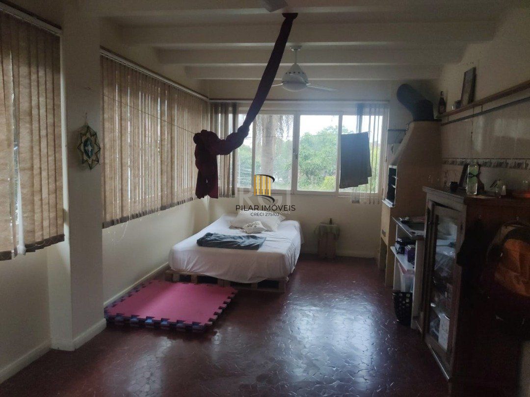 Casa para Venda - 205m², 3 dormitórios, sendo 1 suites, 2 vagas - Santo Antonio