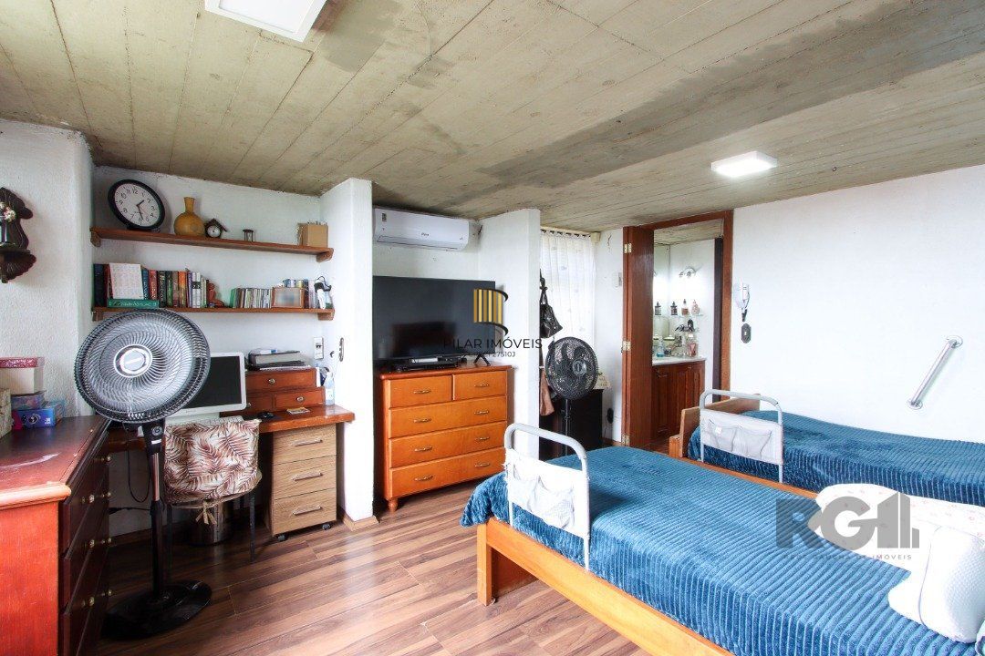 Casa para Venda - 393m², 4 dormitórios, sendo 2 suites, 4 vagas - Ipanema