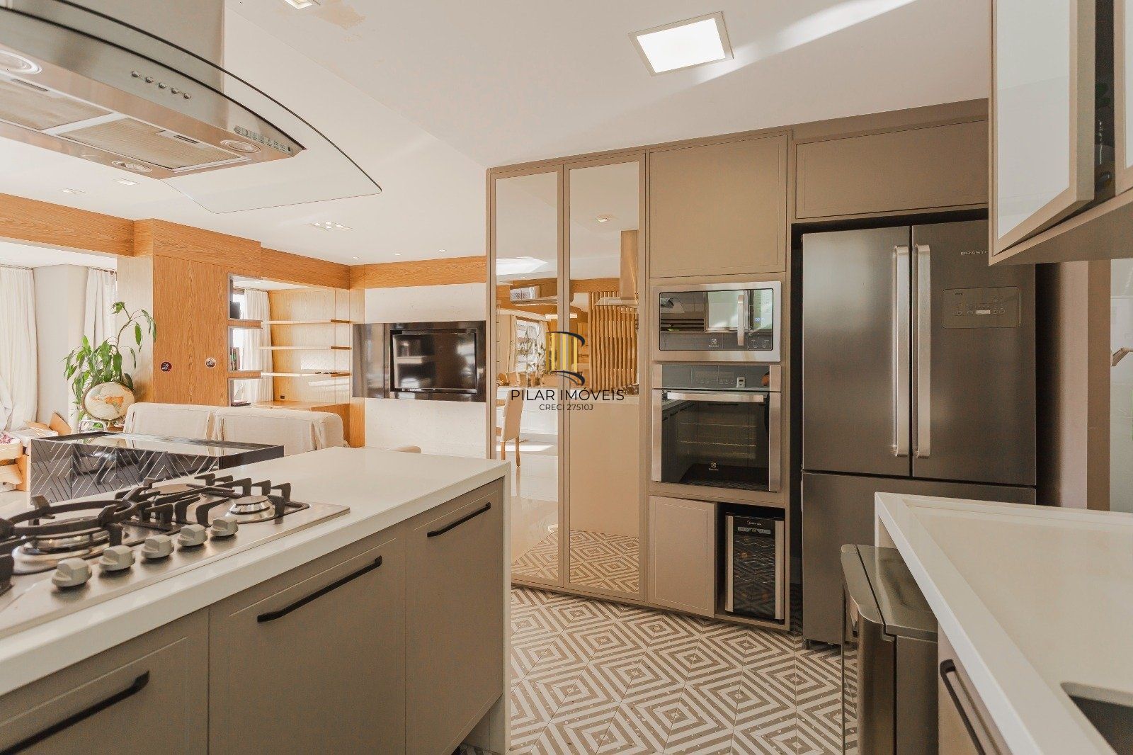 3 dormitórios, com 2 vagas no Life Square Menino Deus!