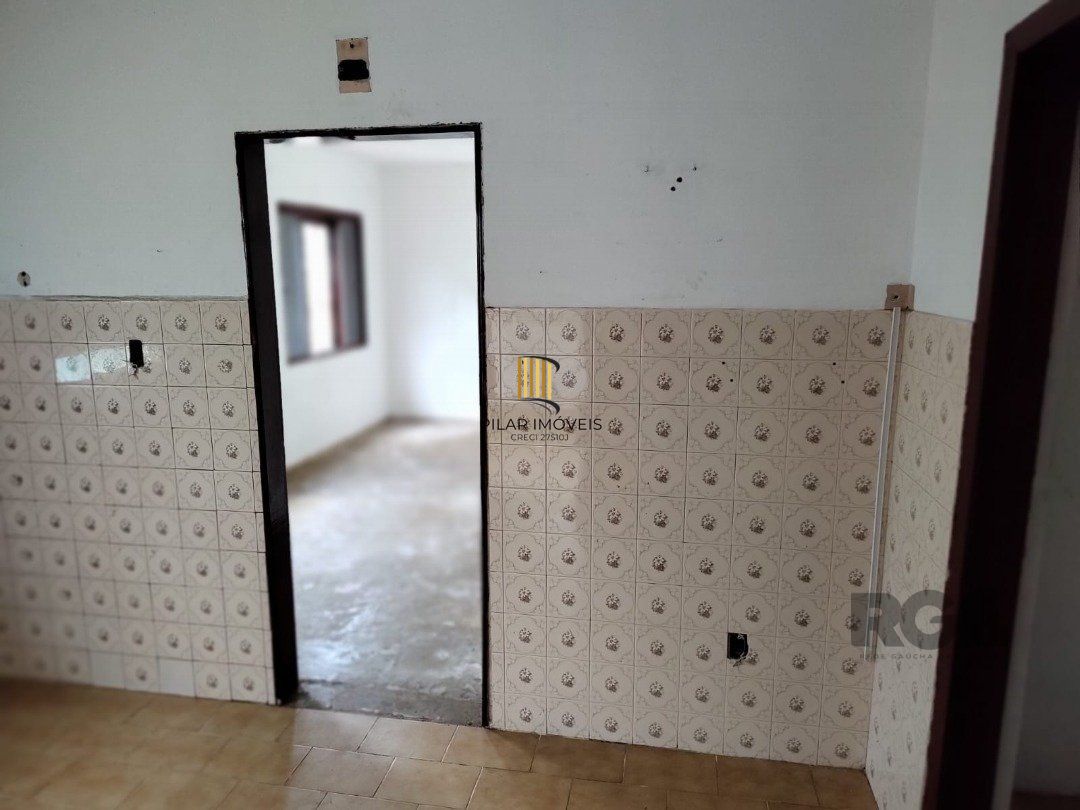 Casa para Venda - 247.37m², 4 dormitórios, 4 vagas - Partenon