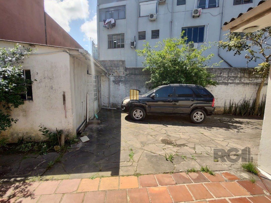 Casa 3 dormitórios no bairro Tristeza