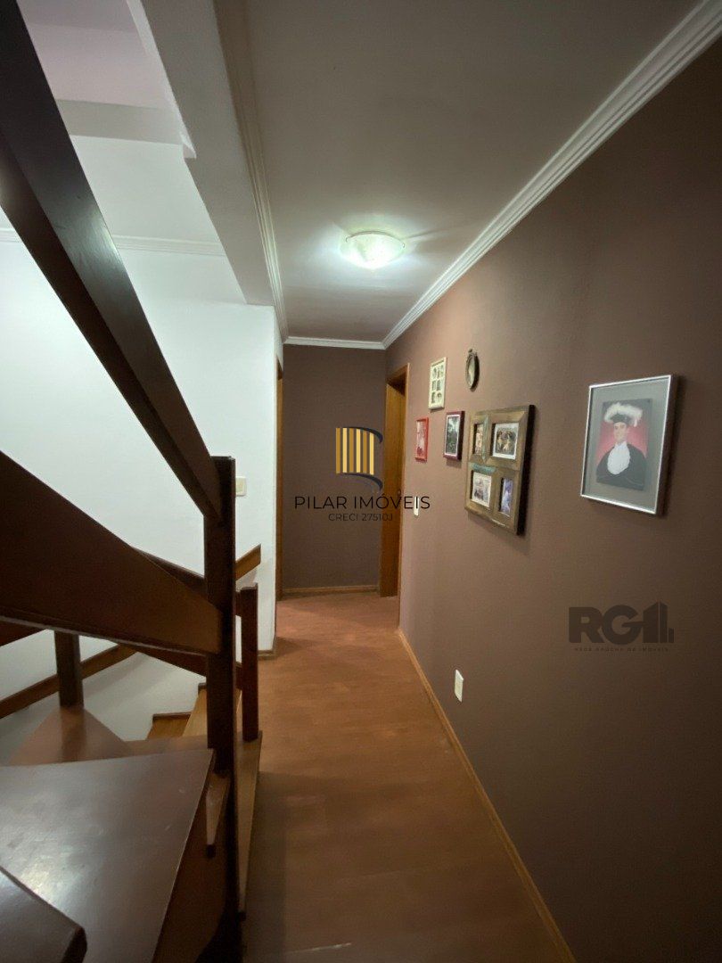 Casa para Venda - 350m², 4 dormitórios, sendo 4 suites, 4 vagas - Tristeza