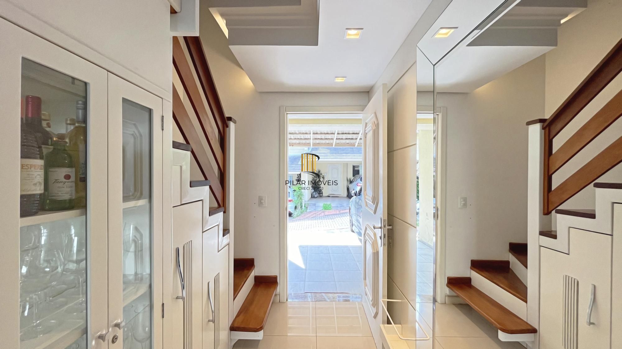 Casa em Condomínio com 3 quartos e 216m² à venda em Teresópolis, Porto Alegre.