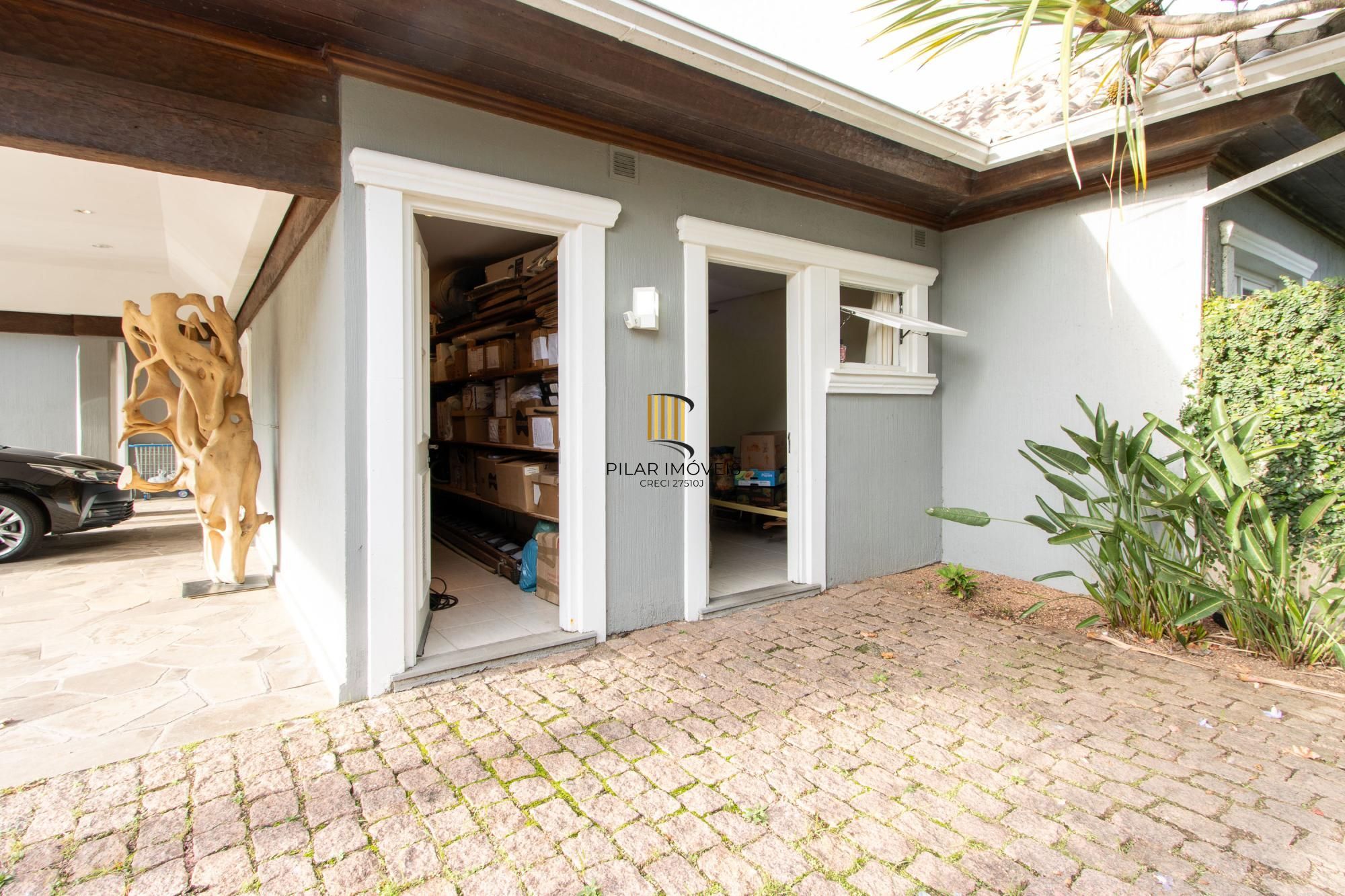 Casa de Condomínio 4 dormitórios no bairro Belém Novo
