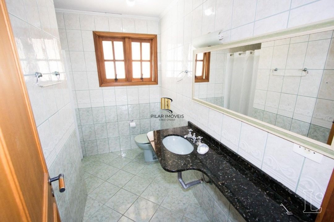 Sobrado à venda com  3 quartos, 1 suite, 4 vagas de garagem - Vila Conceição