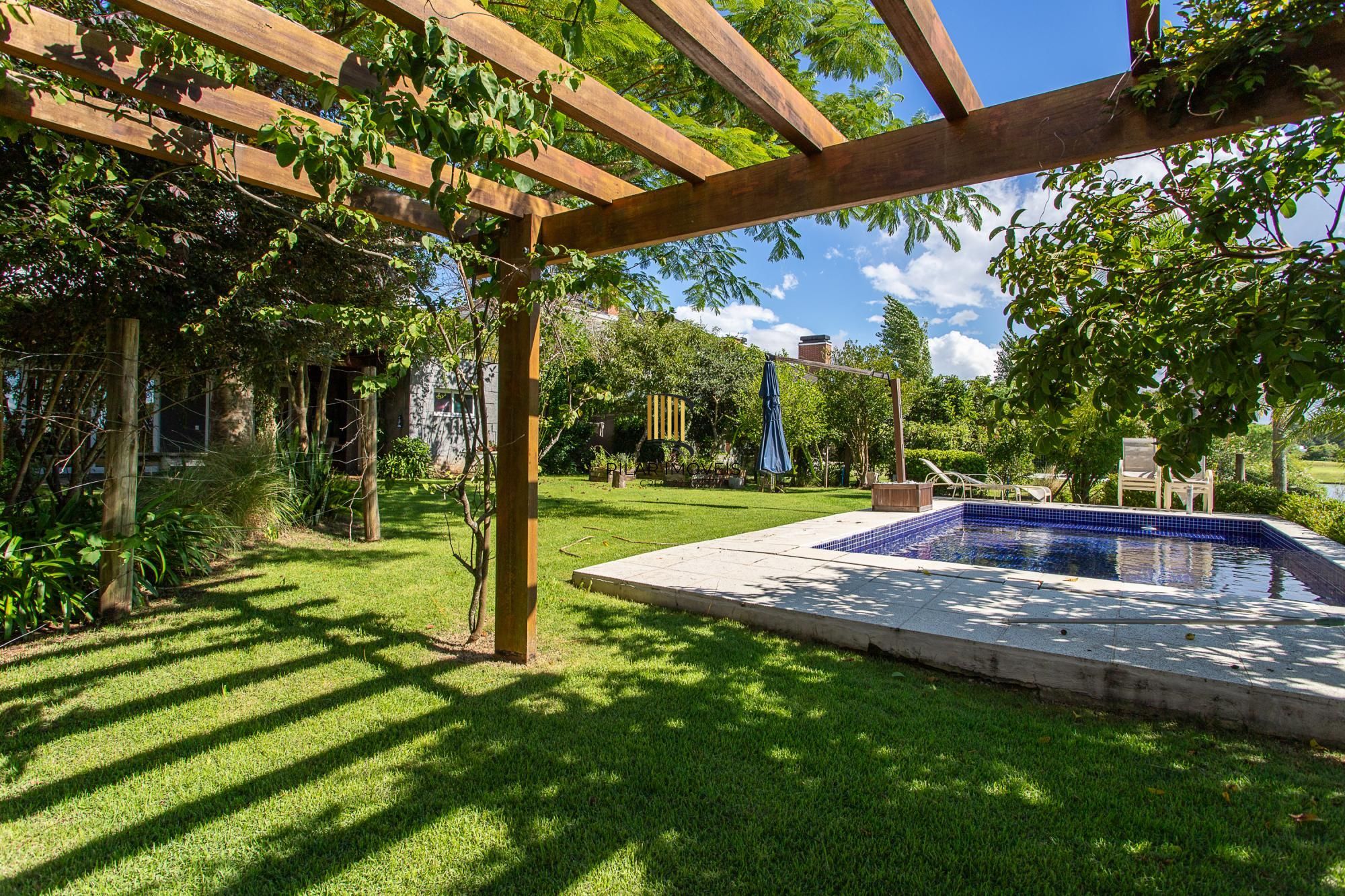 Casa de Condomínio 4 dormitórios no bairro Terraville