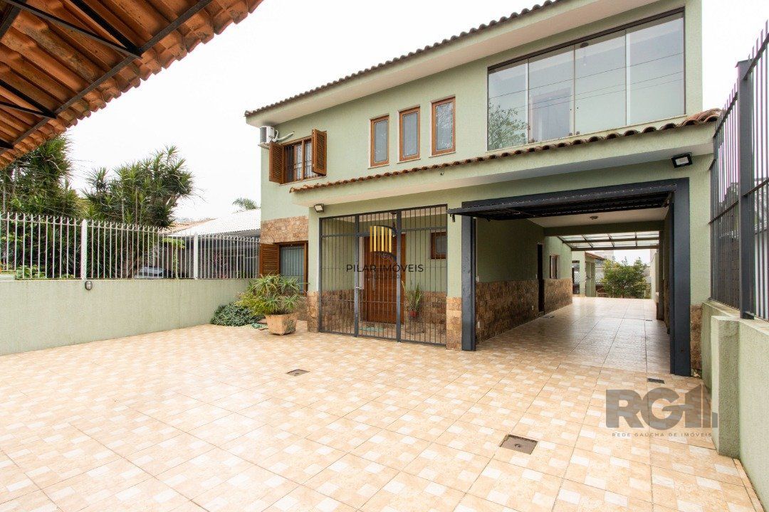 Casa 6 dormitórios no bairro Tristeza