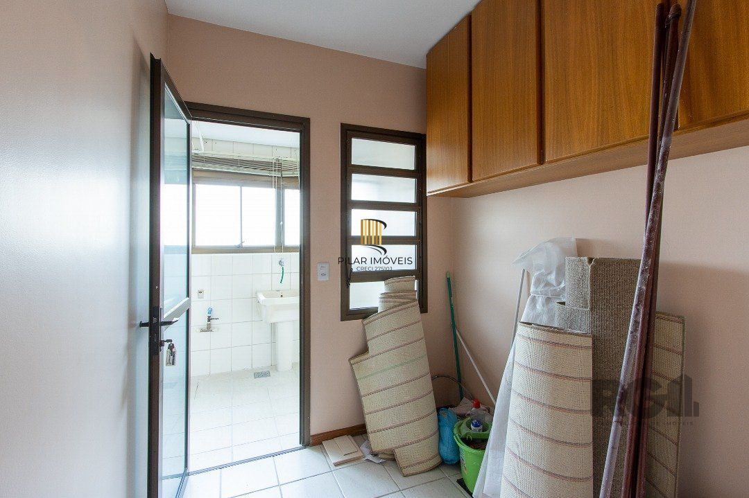Apartamento 3 quartos, 1 suite, dependência, sacada com churrasqueira, 2 vagas - Bairro Menino Deus