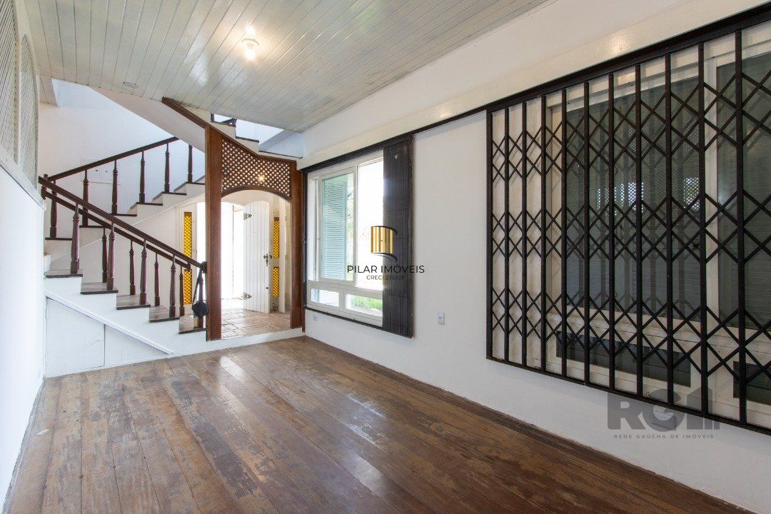 Casa para Venda - 337m², 3 dormitórios, sendo 1 suites, 3 vagas - Cristal