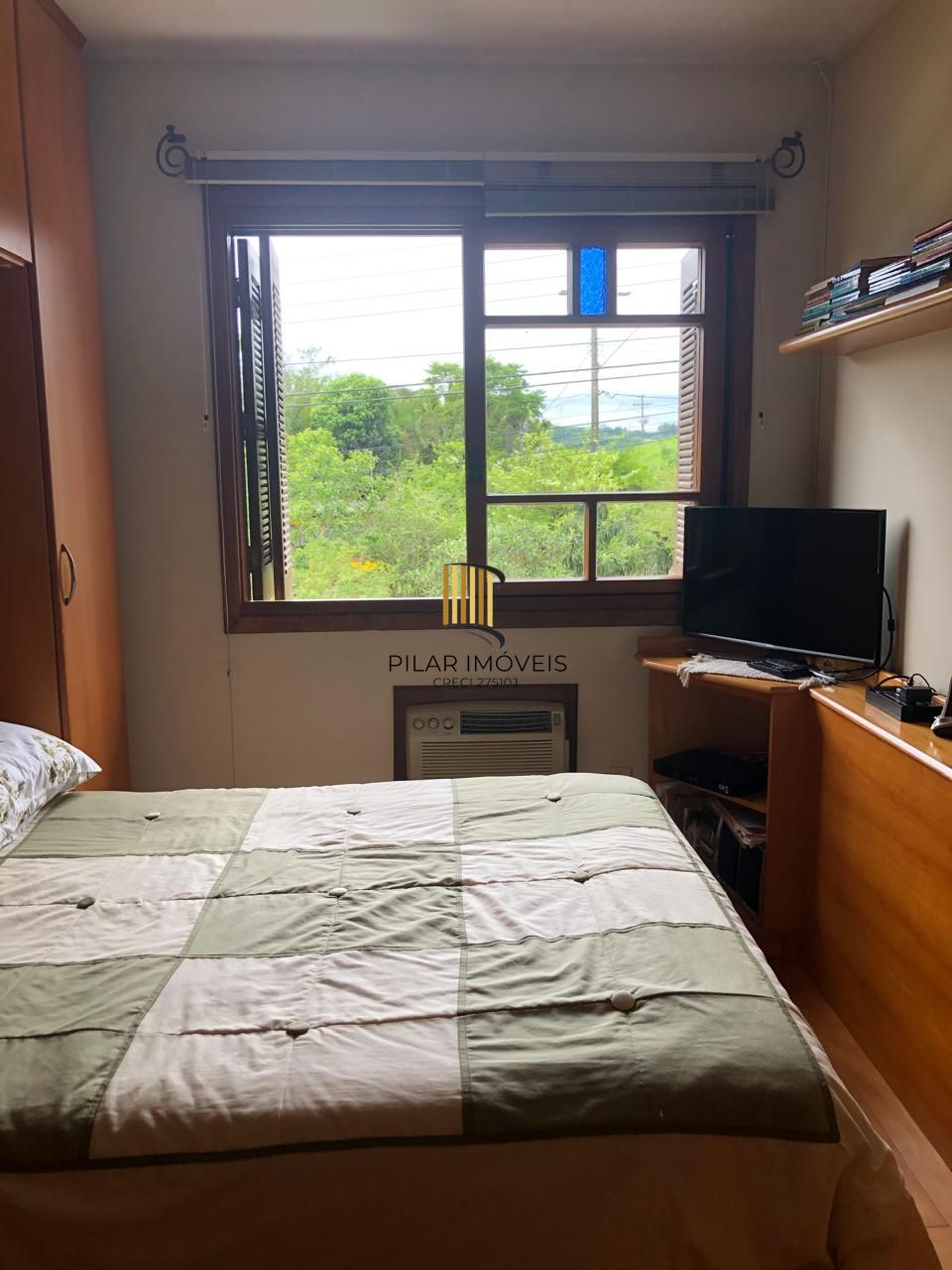 Casa de condomínio, 3 quartos, 1 suíte, 1 vaga coberta, no bairro Espirito Santo.