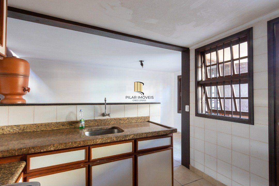 Casa para Venda - 280m², 3 dormitórios, sendo 1 suites, 2 vagas - Espirito Santo