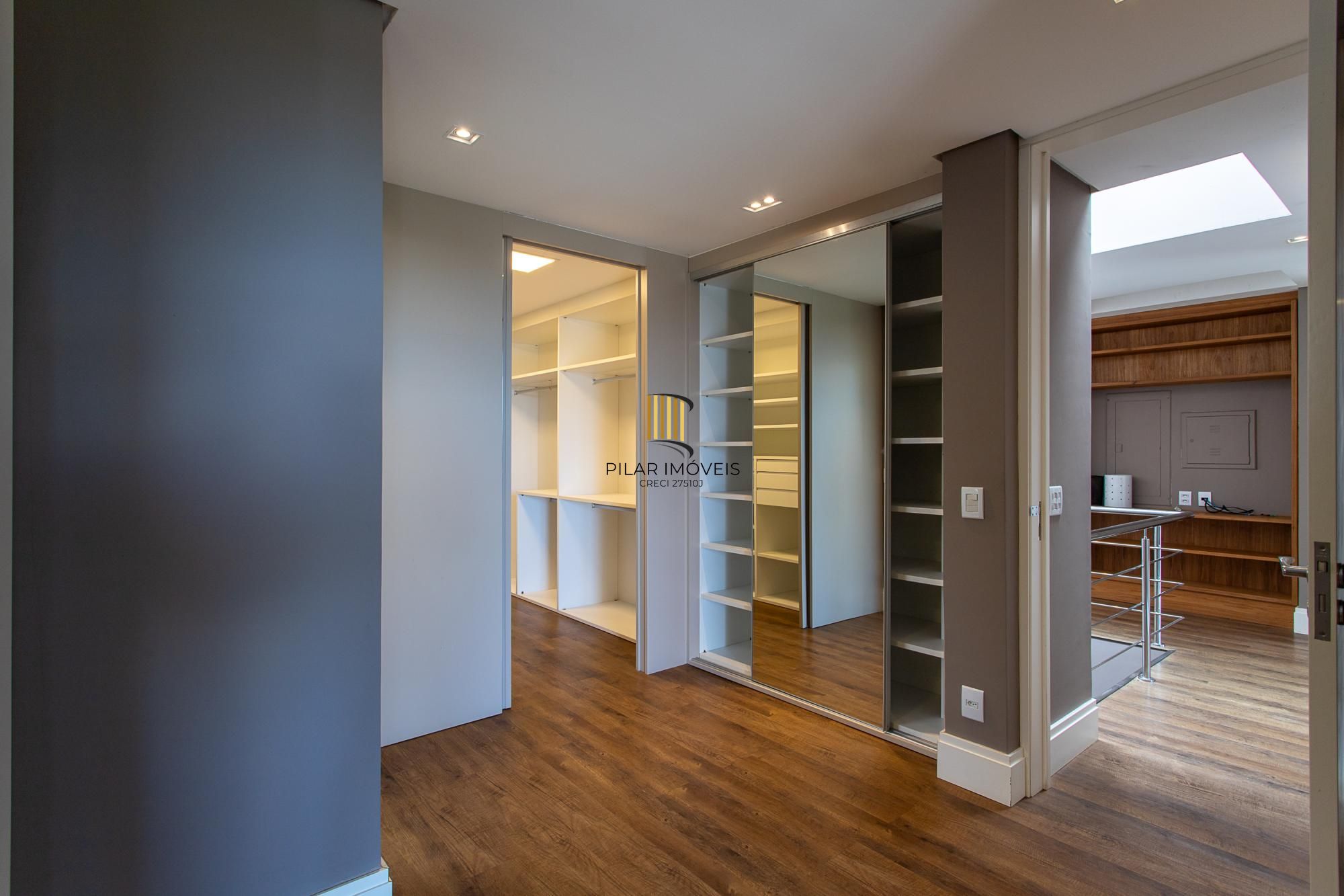 Casa de Condomínio 4 dormitórios no bairro Terraville