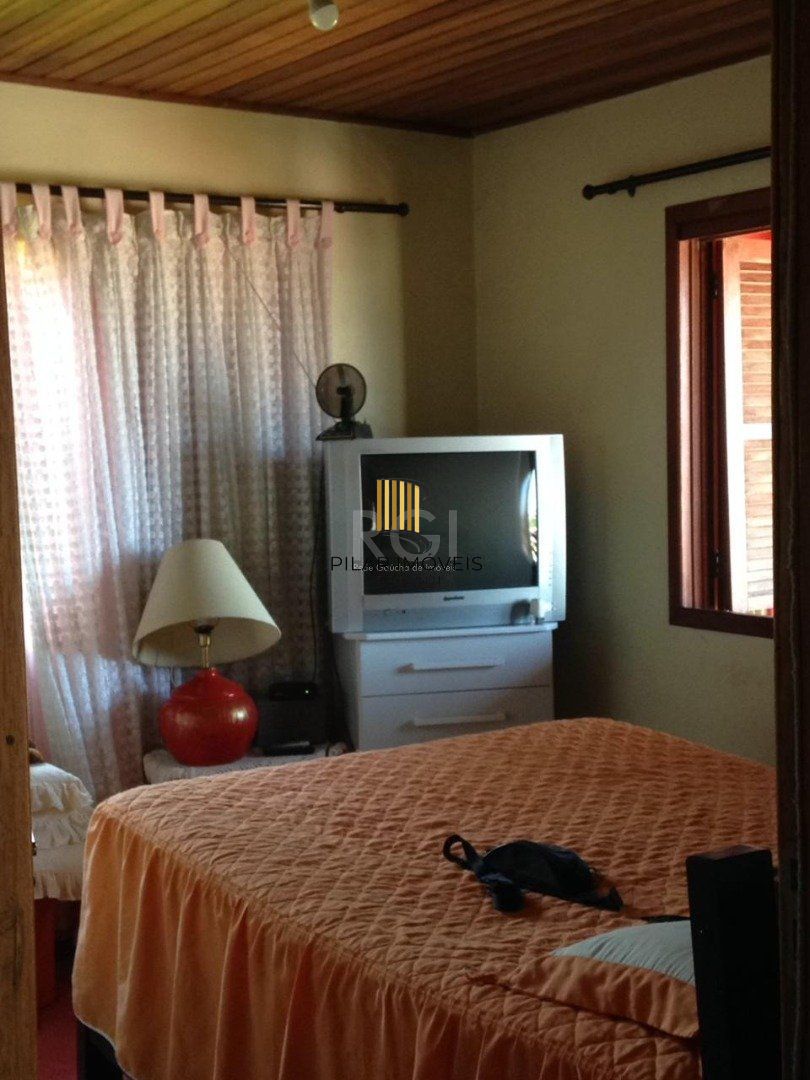 Casa para Venda - 90m², 3 dormitórios, 1 vaga - Vila Nova