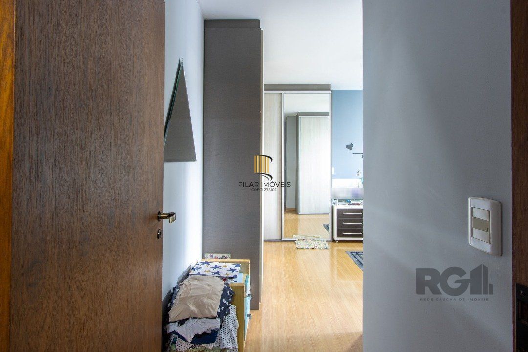 Casa 3 dormitórios no bairro Medianeira