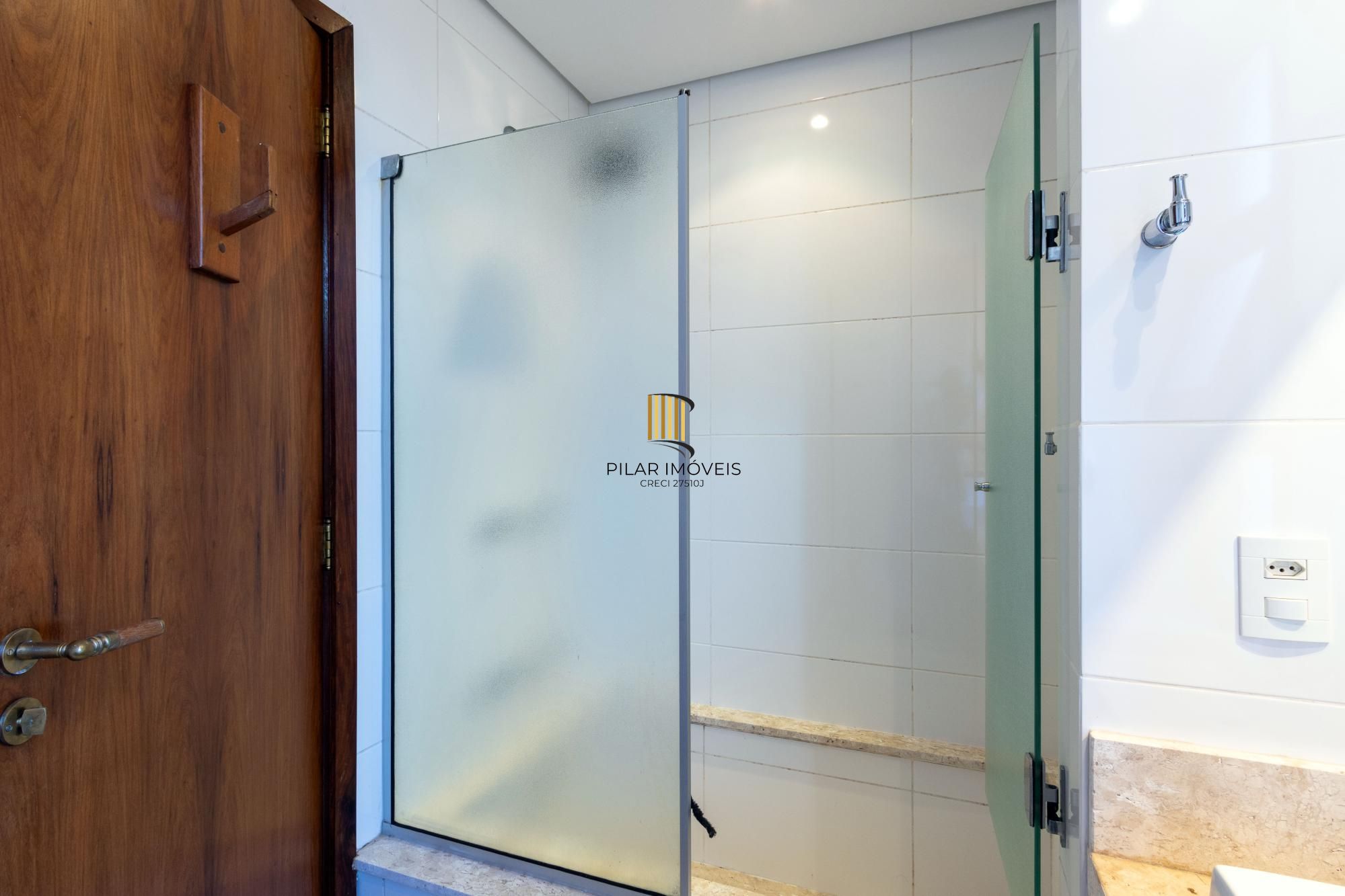 Casa de Condomínio 4 dormitórios no bairro Cavalhada