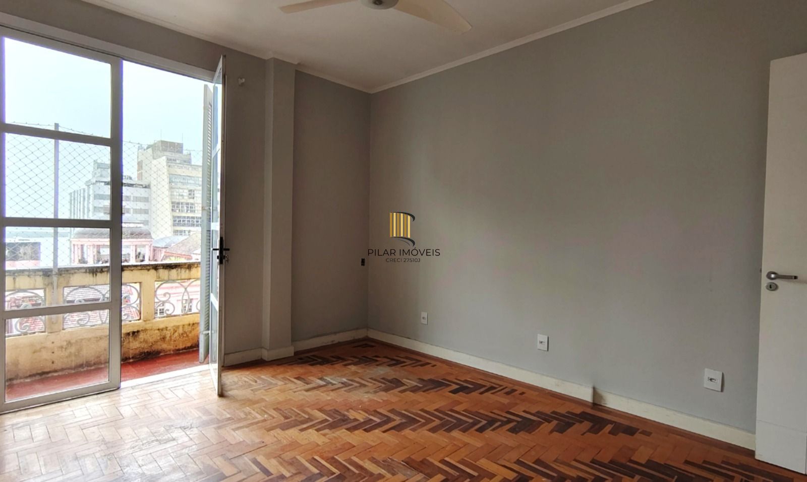 Apartamento de 3 dormitórios, 2 banheiros no Centro Histórico.