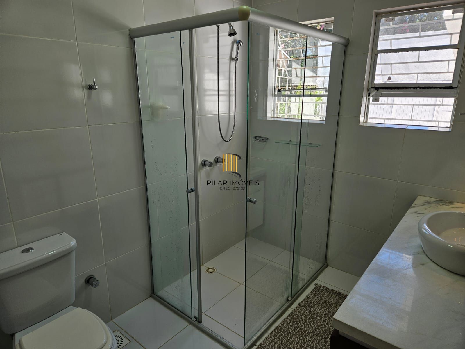 Casa em Condomínio, 03 dormitórios 04 Vagas, 229m²  na Tristeza, Porto Alegre, RS!!