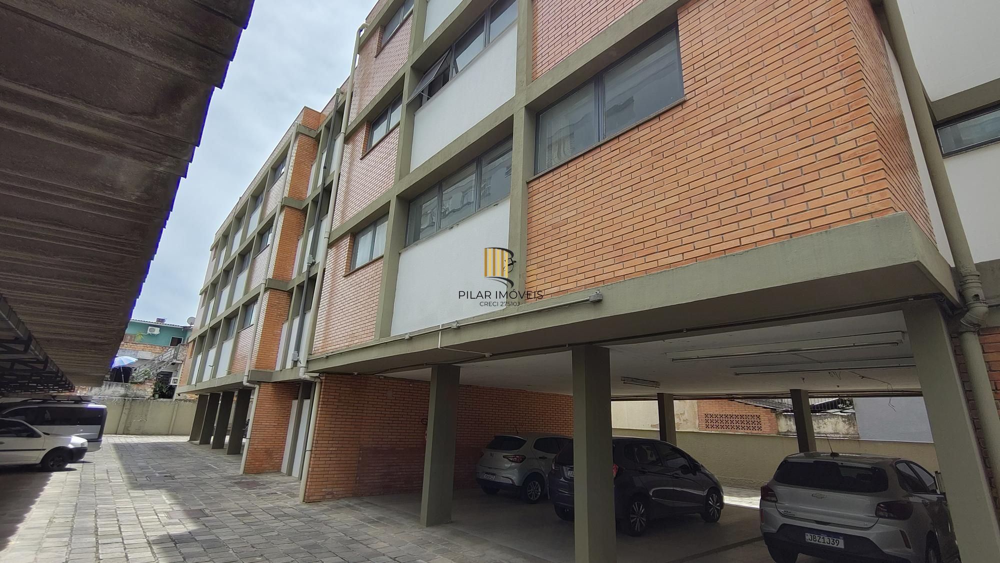 Prédio Comercial no bairro Menino Deus.