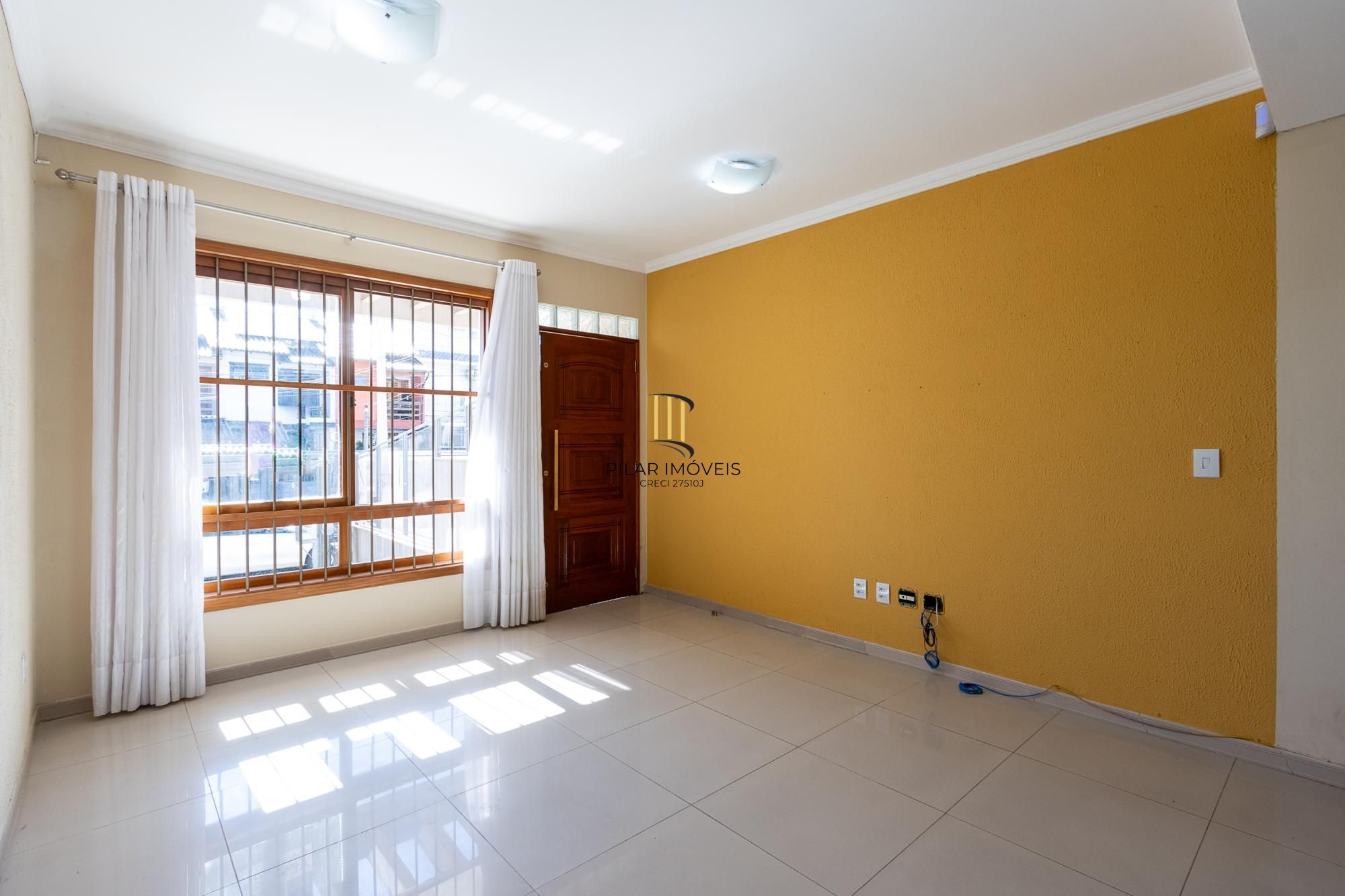 Casa para Venda - 135.78m², 3 dormitórios, sendo 3 suites, 1 vaga - Guarujá