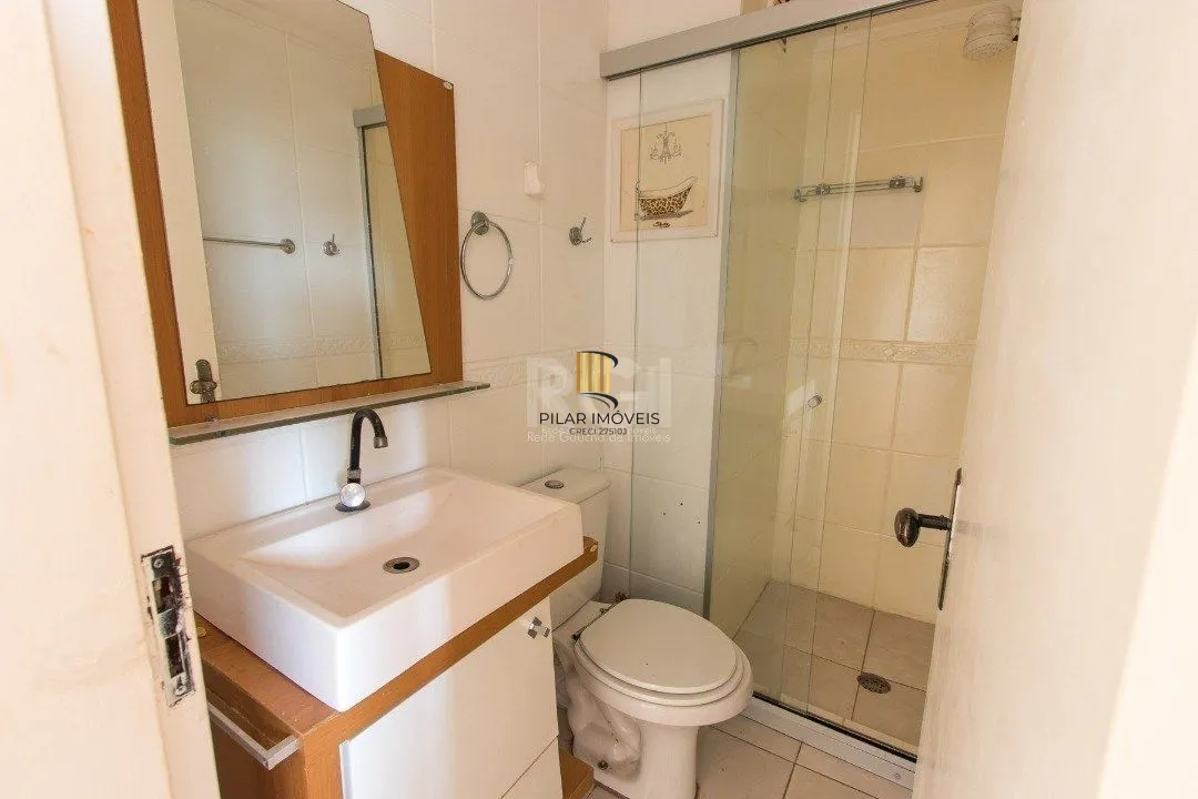 Apartamento de 2 dormitórios e 1 vaga de garagem no bairro Cristal.