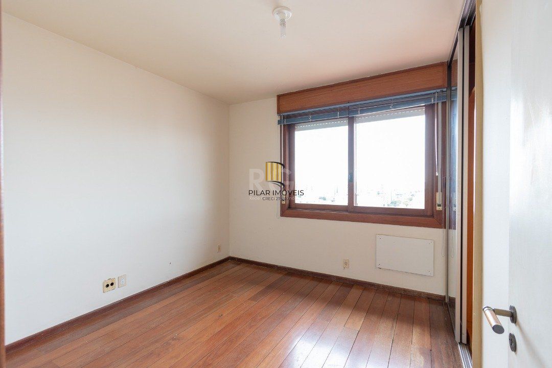 Cobertura para Venda - 302m², 4 dormitórios, sendo 1 suites, 3 vagas - Menino Deus