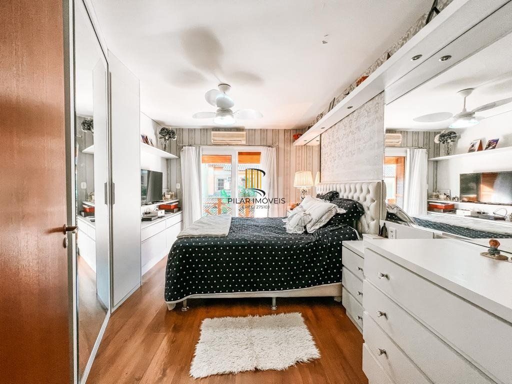 Excelente casa a venda no bairro Tristeza, para o lado do Rio!