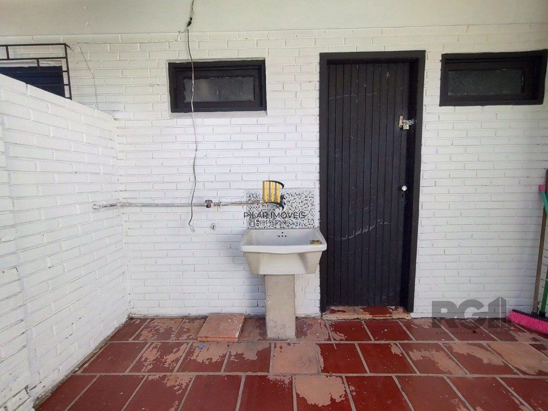 Casa 5 dormitórios no bairro Atlântida