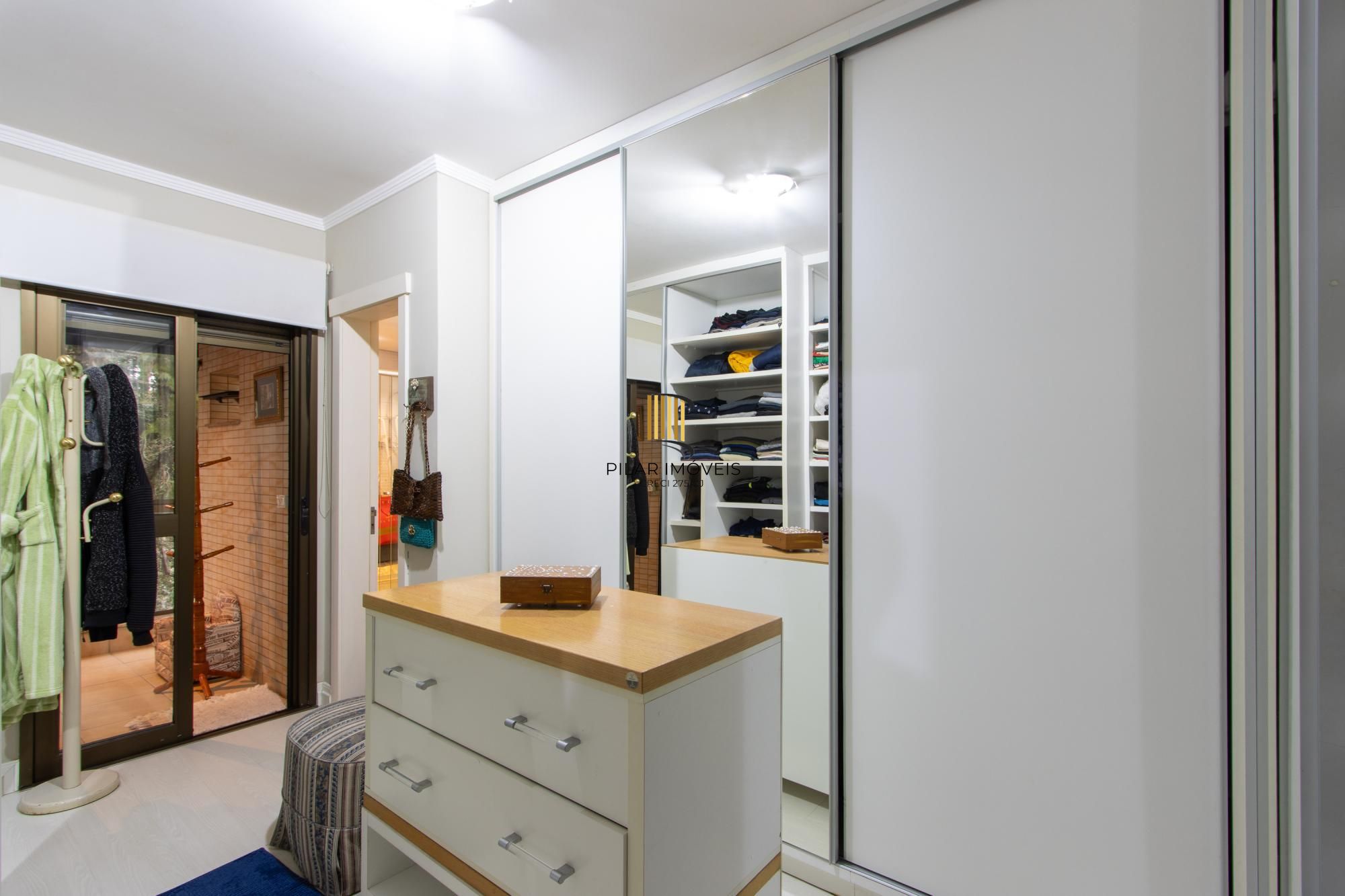 EXCELENTE APARTAMENTO COM VISTA LIVRE PARA O GUAÍBA!!