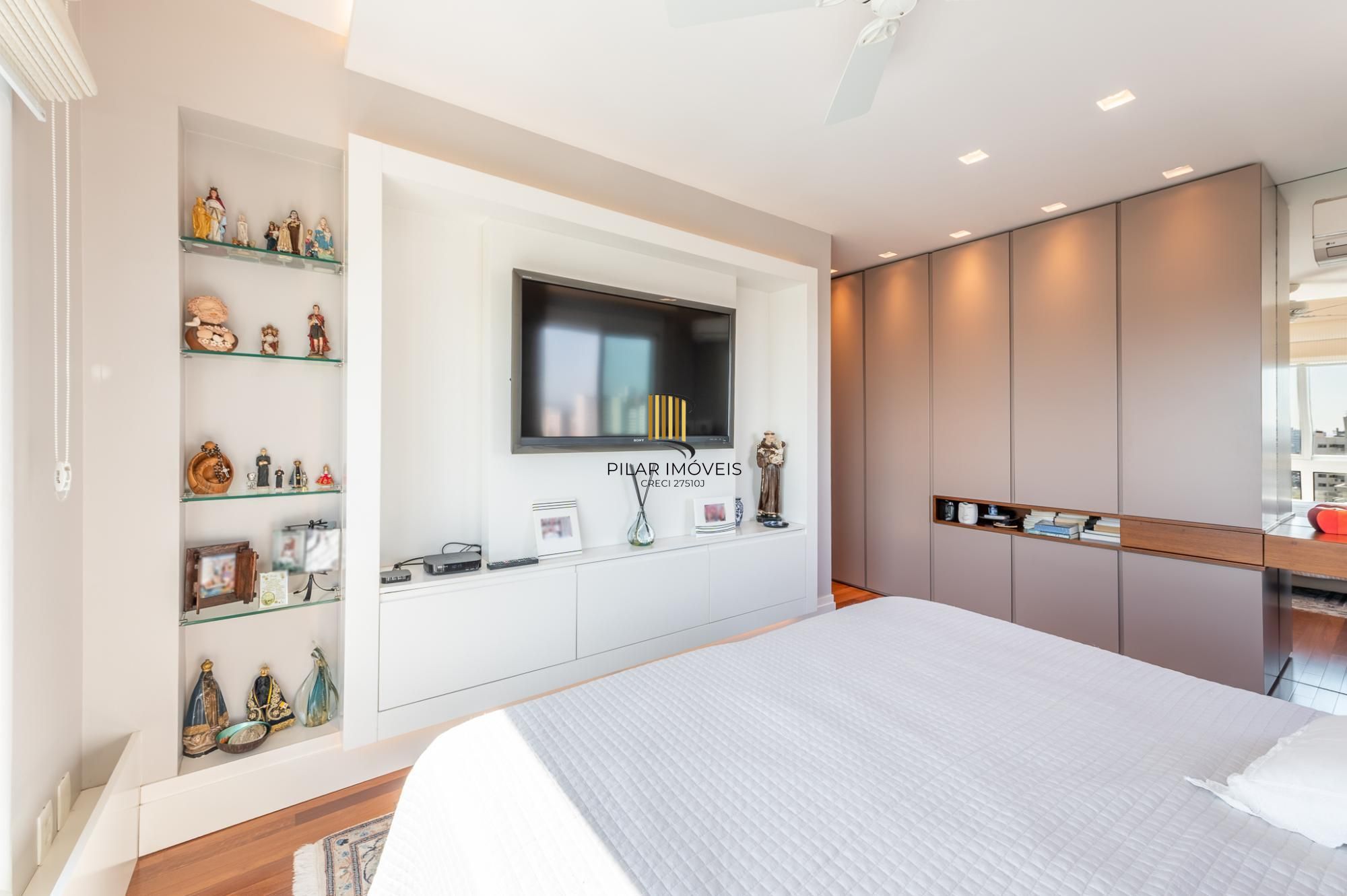 Apartamento com 204m², 3 dorm, 5 vagas no Petrópolis