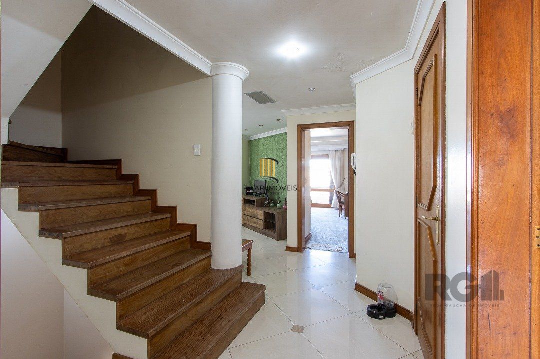 Casa para Venda - 450m², 4 dormitórios, sendo 4 suites, 5 vagas - Vila Assunção