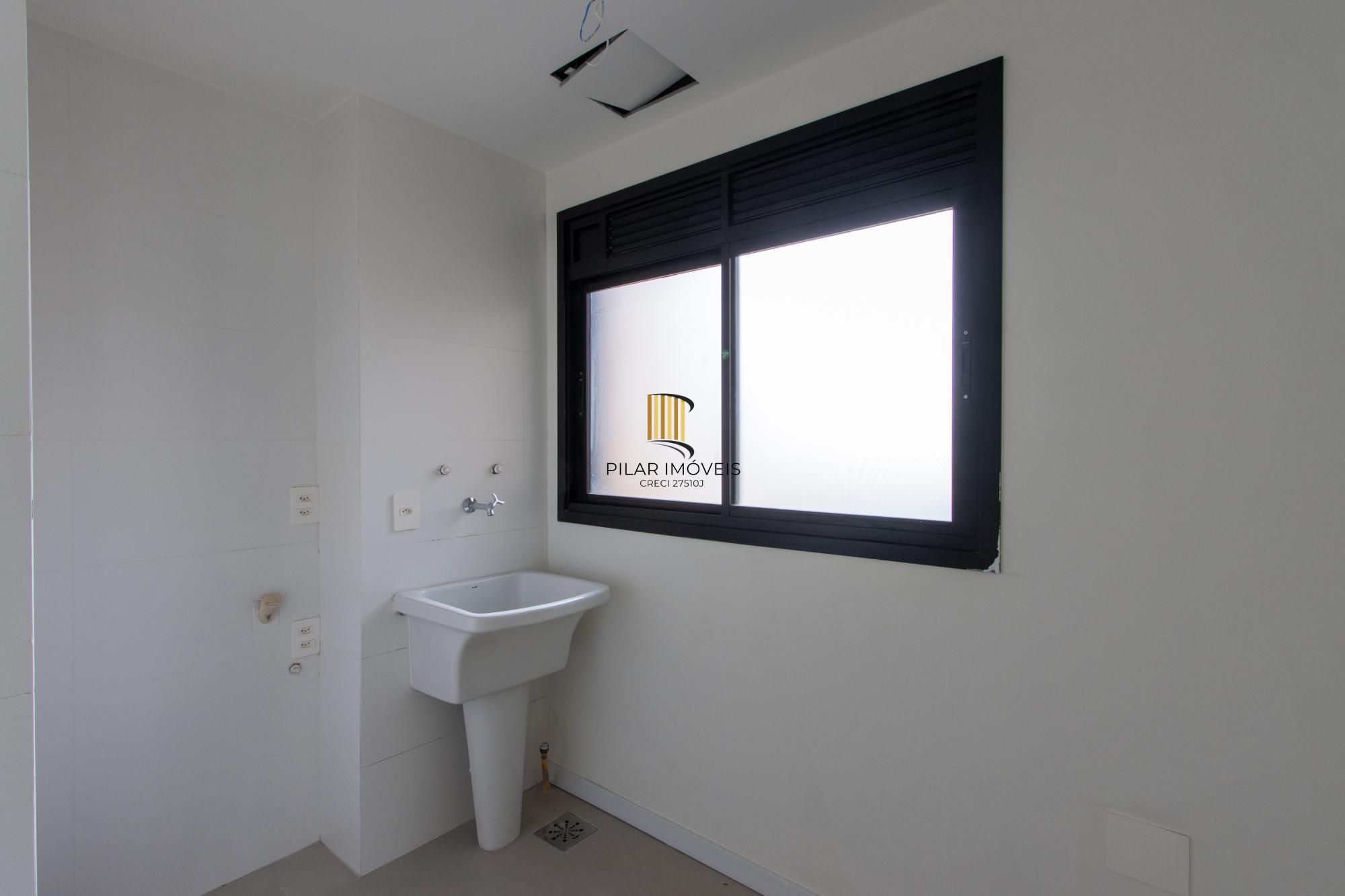 Infra Completa 3 Dormitórios sendo 1 suíte 1 Banheiro social acesso para os dois quartos. churrasqueira e lareira.