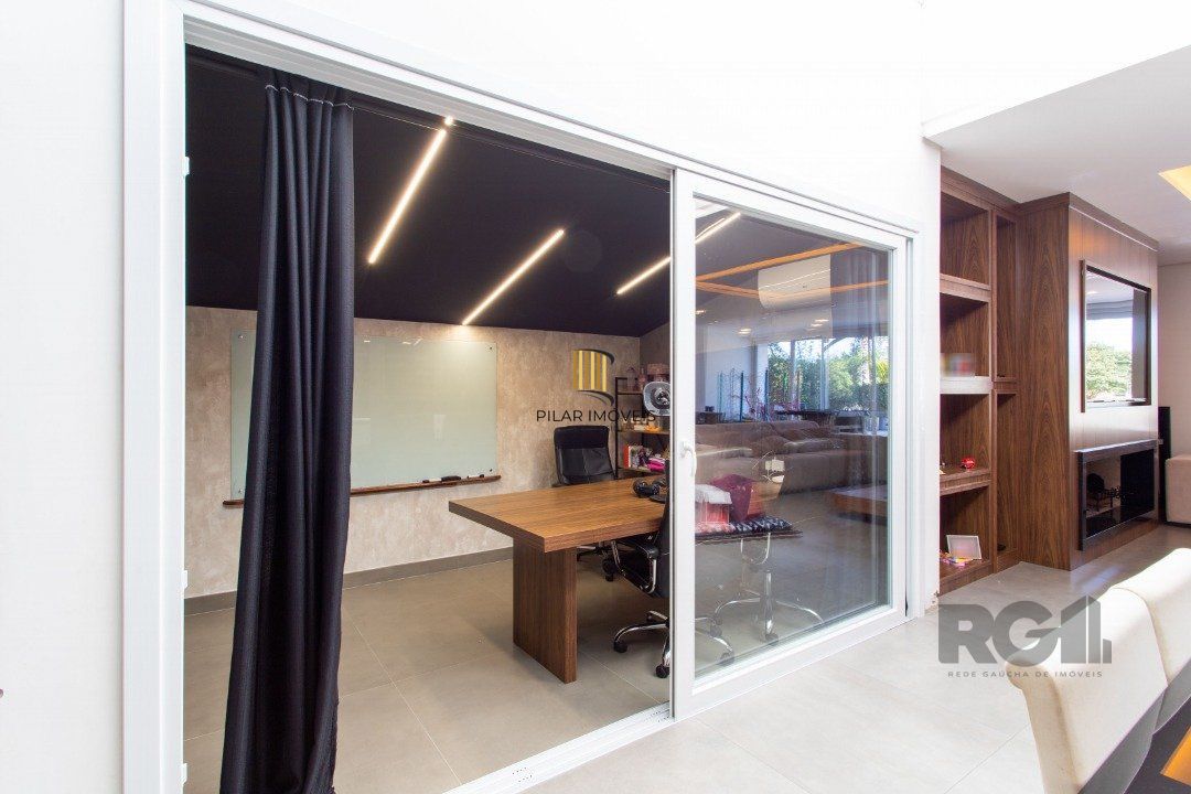 Casa de Condomínio 3 dormitórios no bairro Belém Novo