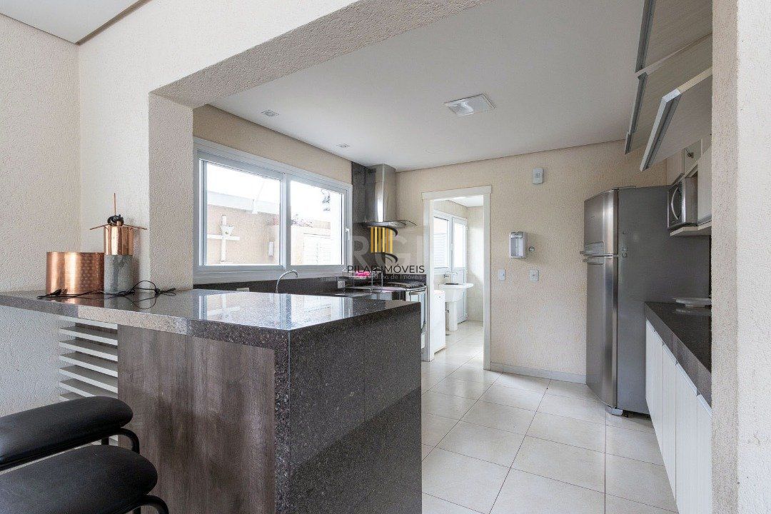 Casa de Condomínio 4 dormitórios no bairro Belém Novo