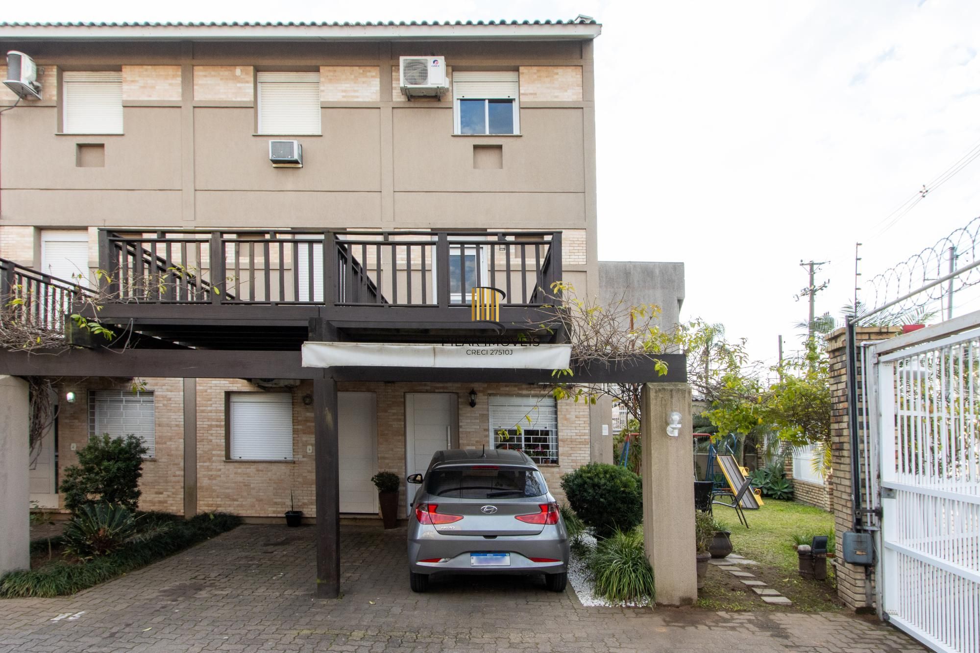 Casa de Condomínio 3 dormitórios no bairro Cavalhada