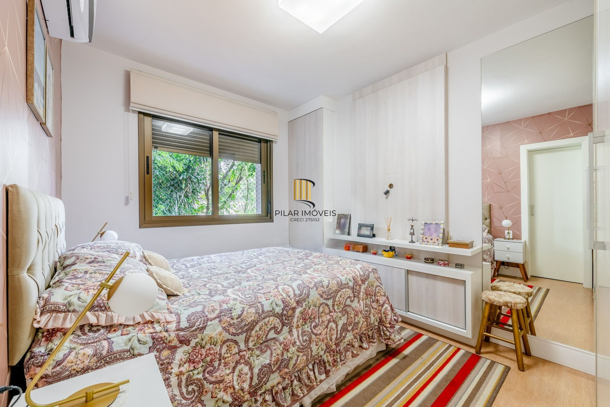Apartamento de 3 suites e 2 vagas no bairro Mont Serrat